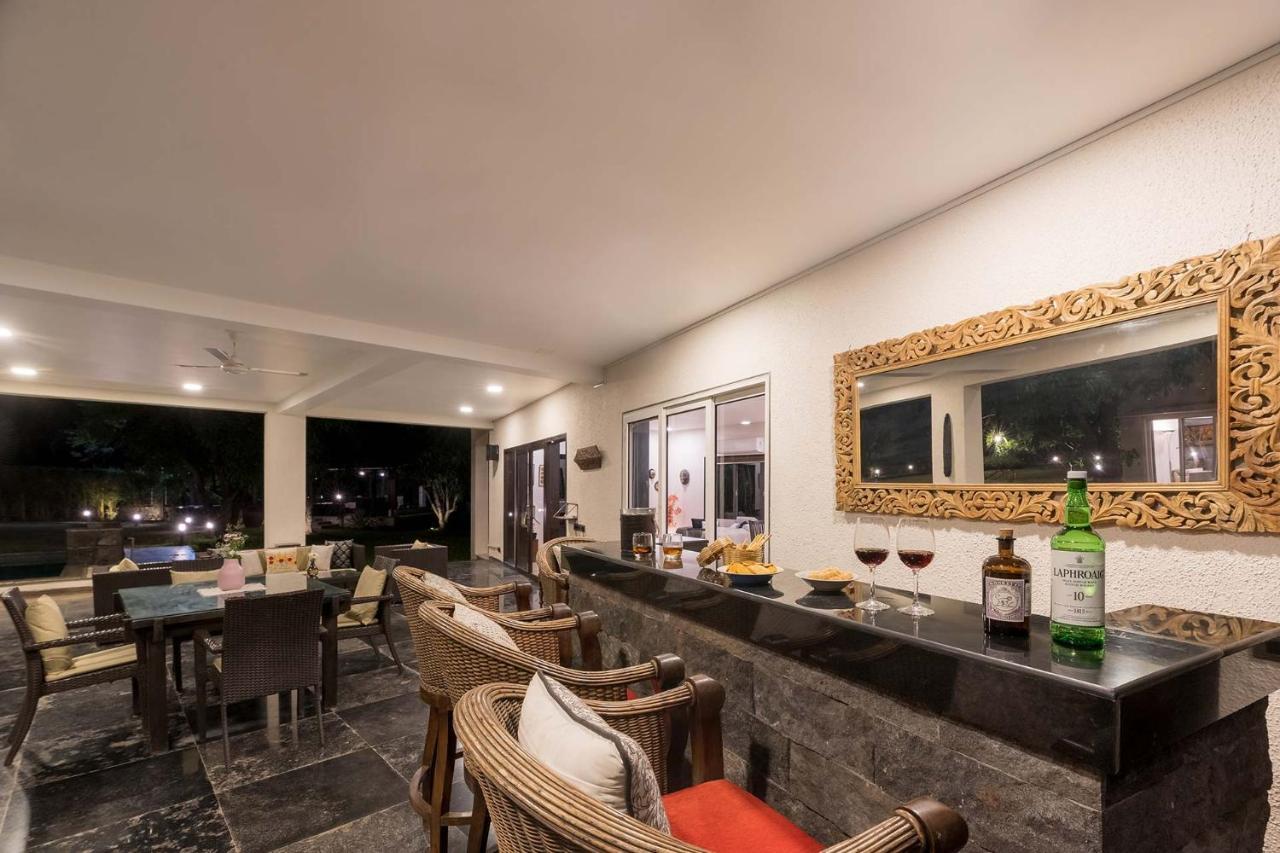The Leaf By Stayvista - An Enchanting Escape Offering A Pool, Terrace, Lush Lawn, Contemporary Interiors, And Indoor Games Alībāg Exterior photo